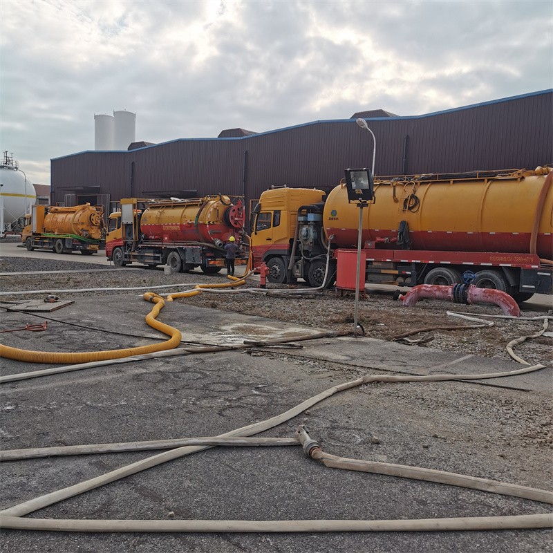 迎泽污水池清理